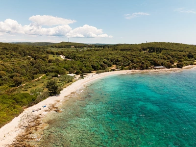 Long pebble curve at Uvala Kaštelan