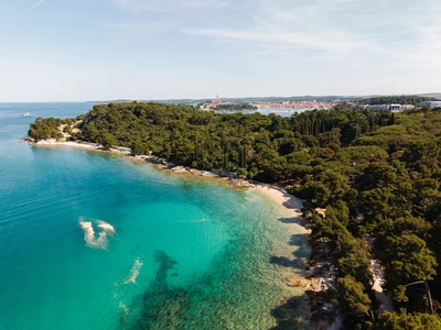 Die Goldene Bucht und die Silhouette von Rovinj