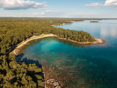 Cuvi cove with the archipelago beyond