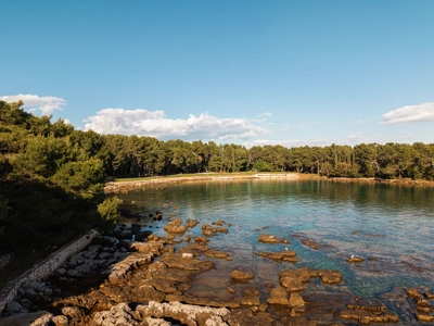 Cuvi rocks and reef shallows