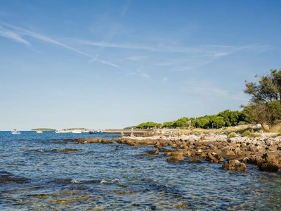 Rocky bathing shore