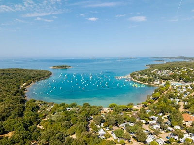 La baia di Vestre dall'alto, verso l'Adriatico aperto