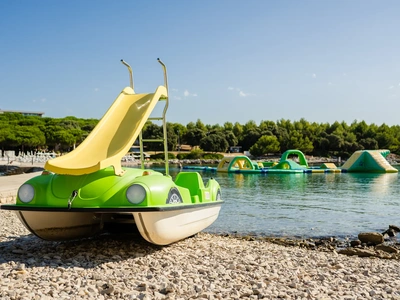 Tretboote und Aqua-Park-Spaß