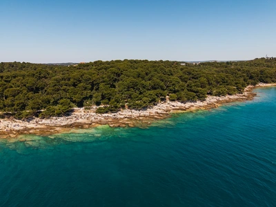Brede luchtfoto van Balsamake langs Punta Corrente