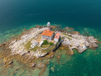 Het vuurtoreneiland Sveti Ivan bij Rovinj — Rovinj