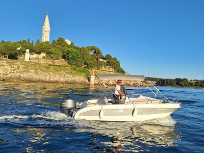 Sunčana trka uz rovinjski poluotok i crkvu sv. Eufemije — Rovinj