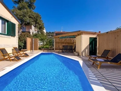 Rovinj | Privates Refugium, nur wenige Minuten vom Meer entfernt.
