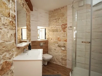 Rovinj | Kamen koji priča priču.