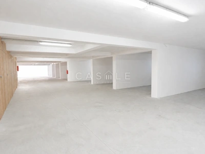 Rovinj | Vier garageplekken, meerdere mogelijkheden.