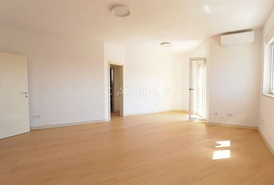 Rovinj | Every square metre has a purpose. Garage included.