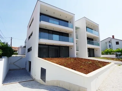 Rovigno | Ogni metro quadro ha il suo perché. Garage incluso.