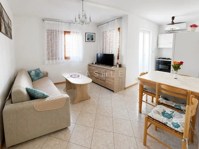 Rovinj | Eenkamerappartement. Rustige ligging. Parkeerplaats. Bergruimte.