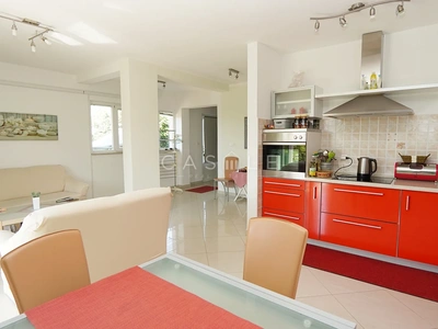 Rovinjsko Selo | Ground-Floor Apartment with Courtyard and 3 Parking Spaces
