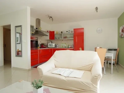 Rovinjsko Selo | Ground-Floor Apartment with Courtyard and 3 Parking Spaces