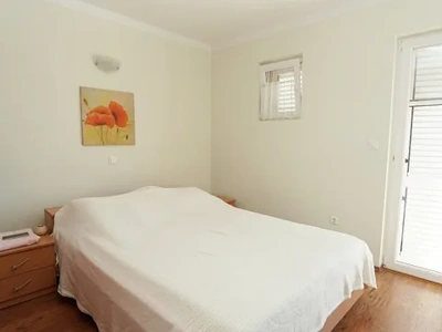 Rovinjsko Selo | Ground-Floor Apartment with Courtyard and 3 Parking Spaces