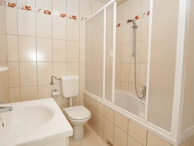 Rovinjsko Selo | Ground-Floor Apartment with Courtyard and 3 Parking Spaces