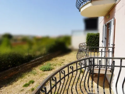 Rovinjsko Selo | Ground-Floor Apartment with Courtyard and 3 Parking Spaces