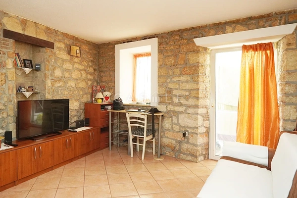 Rovinj | A Little Retreat with a Terrace, 100 m from the Sea