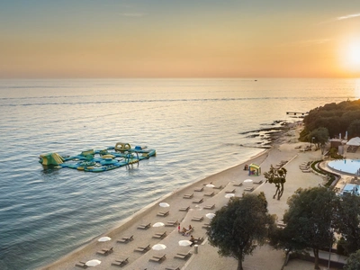 Maistra Select Amarin Resort