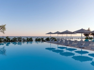 Maistra Select Amarin Resort