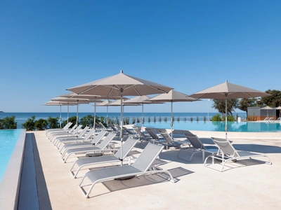 Maistra Select Amarin Resort