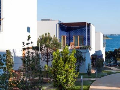 Maistra Select Amarin Resort